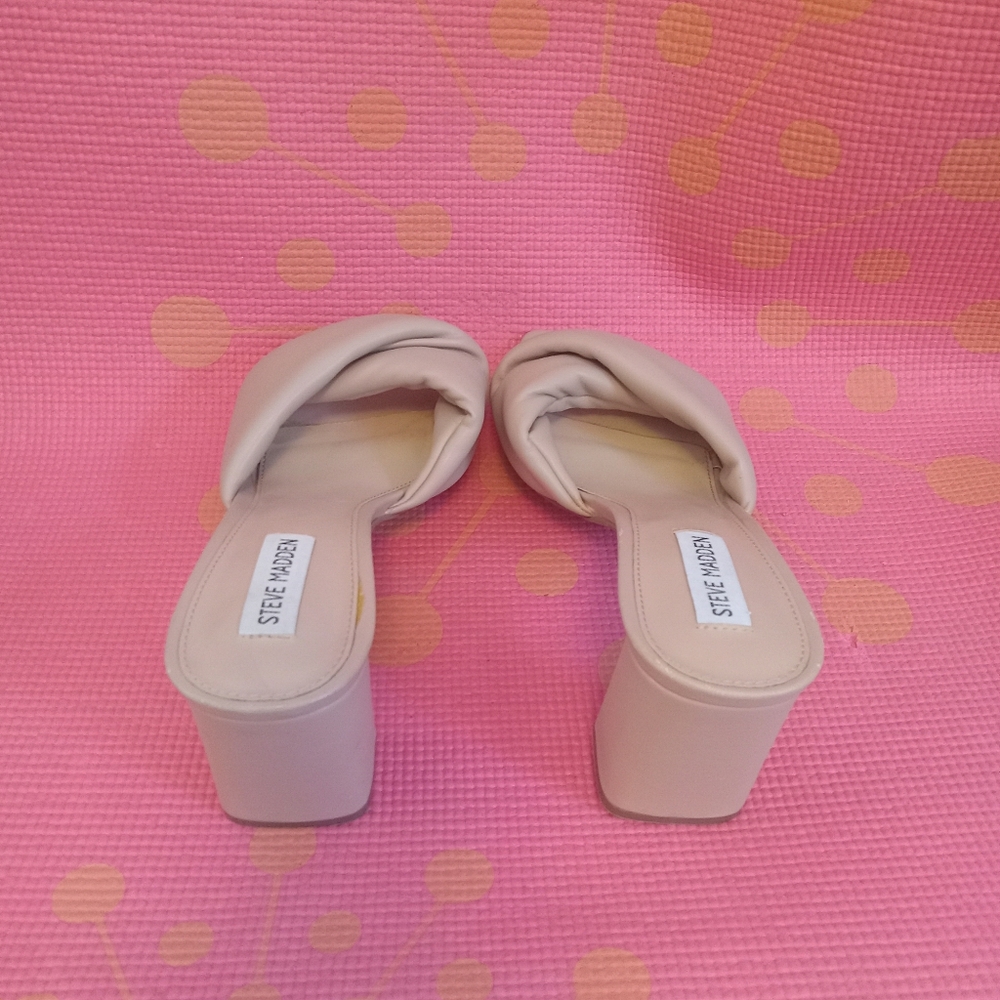 Steve Madden heeled slides! Beautiful neutral color! - Picture 6 of 8